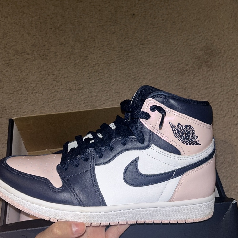 Jordan 1 Bubblegum pink high top (atmosphere obsidian white)size 8.5 in women’s